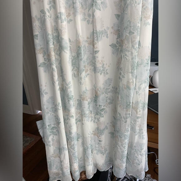 *new* Birdy Grey x Style Me Pretty Kira Dress in Sage Bouquet - Picture 8 of 9